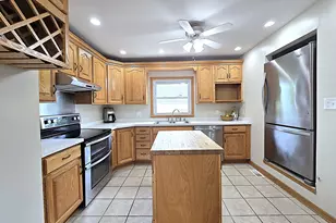 9609 W Grant St, West Allis, WI 53227 - Photo 3