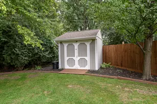 1608 Beverly Ln, West Bend, WI 53090 - Photo 9