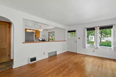 3776 S 19th St, Milwaukee, WI 53221 - Photo 7
