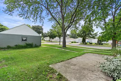 3776 S 19th St, Milwaukee, WI 53221 - Photo 5