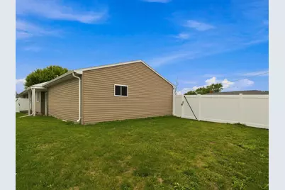 3519 W Marshall St, Manitowoc, WI 54220 - Photo 19