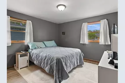 3519 W Marshall St, Manitowoc, WI 54220 - Photo 9