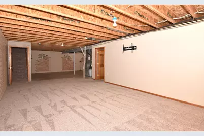 2911  Clear Water Ln, Waukesha, WI 53189 - Photo 37