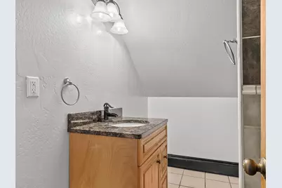 2202  Henry St, Sheboygan, WI 53081 - Photo 17