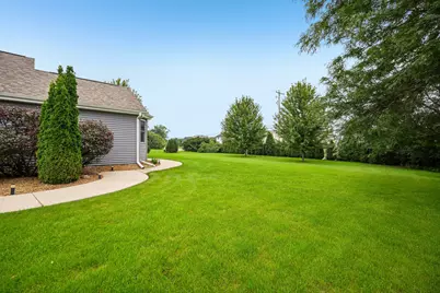 N64W13863  Cobblestone Dr, Menomonee Falls, WI 53051 - Photo 49