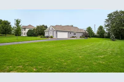 N64W13863  Cobblestone Dr, Menomonee Falls, WI 53051 - Photo 47