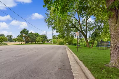 3678 S Bombay Ave, Saint Francis, WI 53235 - Photo 23