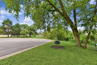3678 S Bombay Ave, Saint Francis, WI 53235 - Photo 21