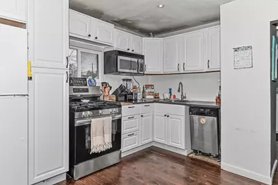 3678 S Bombay Ave, Saint Francis, WI 53235 - Photo 9