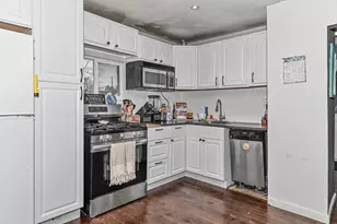 3678 S Bombay Ave, Saint Francis, WI 53235 - Photo 9