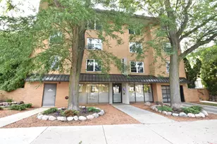 2121 N Cambridge Ave, Milwaukee, WI 53202 - Photo 1