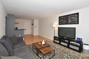 2121 N Cambridge Ave, Milwaukee, WI 53202 - Photo 3