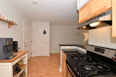 2121 N Cambridge Ave #212, Milwaukee, WI 53202 - Photo 9