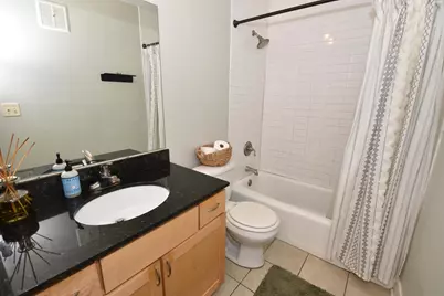 2121 N Cambridge Ave #212, Milwaukee, WI 53202 - Photo 17