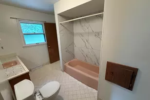 8414 S Verdev Dr, Oak Creek, WI 53154 - Photo 3