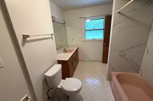 8414 S Verdev Dr, Oak Creek, WI 53154 - Photo 9