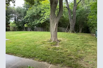 8414 S Verdev Dr, Oak Creek, WI 53154 - Photo 15