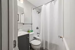 1554 E Hampton Dr, Whitefish Bay, WI 53217 - Photo 15