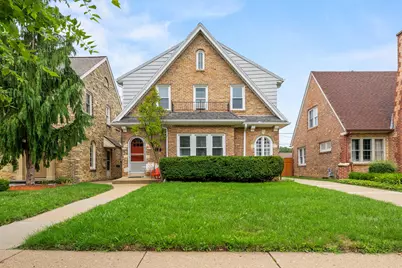 1554 E Hampton Dr, Whitefish Bay, WI 53217 - Photo 1