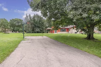 N69W20947  Pleasant St, Menomonee Falls, WI 53051 - Photo 5
