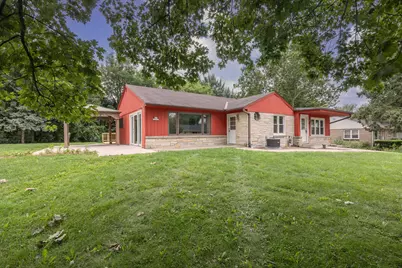 N69W20947  Pleasant St, Menomonee Falls, WI 53051 - Photo 3