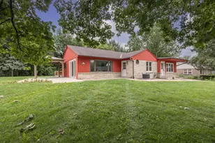 N69W20947 Pleasant St, Menomonee Falls, WI 53051 - Photo 3