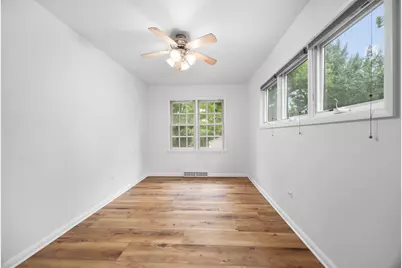 N69W20947  Pleasant St, Menomonee Falls, WI 53051 - Photo 25