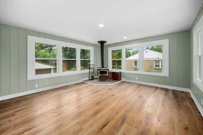 N69W20947  Pleasant St, Menomonee Falls, WI 53051 - Photo 23