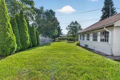 4310 S Iowa Ave, Saint Francis, WI 53235 - Photo 17