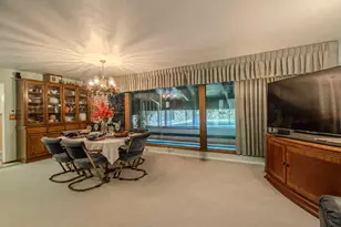 W152N7406 Westwood Dr, Menomonee Falls, WI 53051 - Photo 9