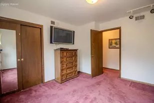 W152N7406 Westwood Dr, Menomonee Falls, WI 53051 - Photo 15