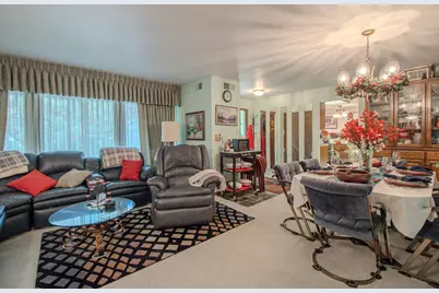 W152N7406  Westwood Dr, Menomonee Falls, WI 53051 - Photo 11