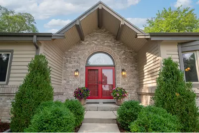 16520 W Heatherly Dr, New Berlin, WI 53151 - Photo 7