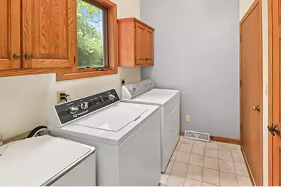 16520 W Heatherly Dr, New Berlin, WI 53151 - Photo 27