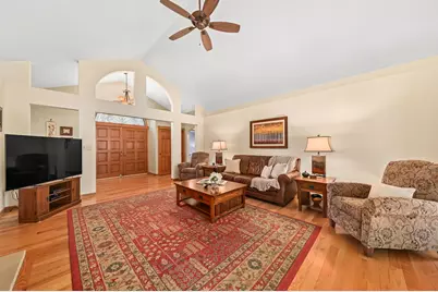 16520 W Heatherly Dr, New Berlin, WI 53151 - Photo 11