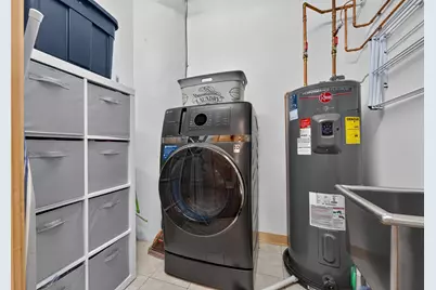 1325 N Van Buren St #202, Milwaukee, WI 53202 - Photo 17