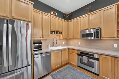 1325 N Van Buren St #202, Milwaukee, WI 53202 - Photo 9