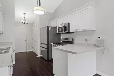 8407 S Cortland Dr, Oak Creek, WI 53154 - Photo 7