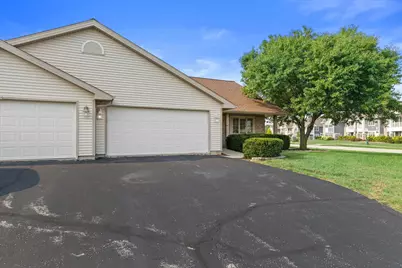 8407 S Cortland Dr, Oak Creek, WI 53154 - Photo 25