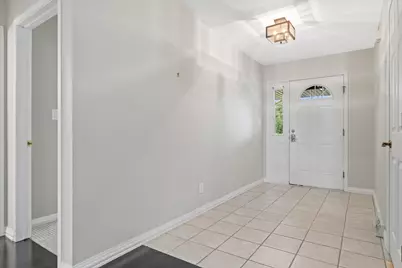 8407 S Cortland Dr, Oak Creek, WI 53154 - Photo 3