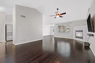 8407 S Cortland Dr, Oak Creek, WI 53154 - Photo 3