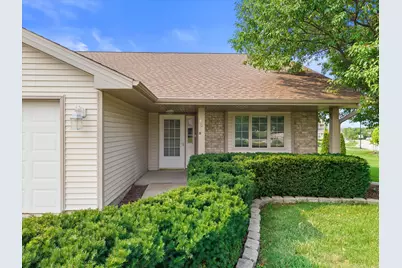 8407 S Cortland Dr, Oak Creek, WI 53154 - Photo 1