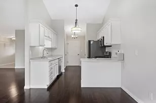 8407 S Cortland Dr, Oak Creek, WI 53154 - Photo 11