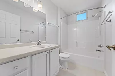 8407 S Cortland Dr, Oak Creek, WI 53154 - Photo 23