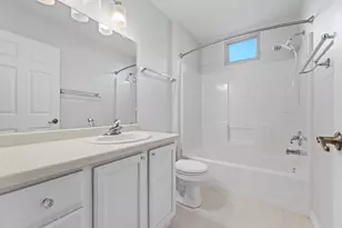 8407 S Cortland Dr, Oak Creek, WI 53154 - Photo 23