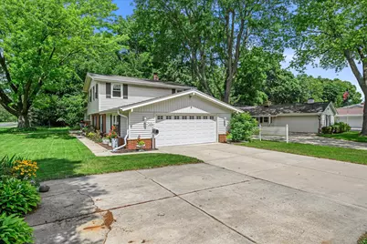 W172N9390  Shady Ln, Menomonee Falls, WI 53051 - Photo 27
