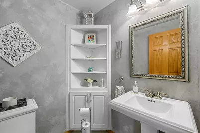 W172N9390  Shady Ln, Menomonee Falls, WI 53051 - Photo 17