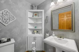 W172N9390 Shady Ln, Menomonee Falls, WI 53051 - Photo 17