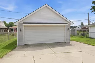 2023 E Tripoli Ave, Saint Francis, WI 53235 - Photo 25