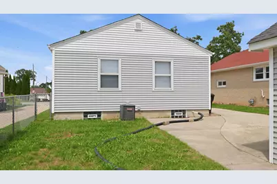 2023 E Tripoli Ave, Saint Francis, WI 53235 - Photo 29